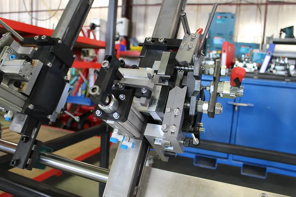 Vue d'ensemble de la table de soudage robot pour chariots agroalimentaires – TCM