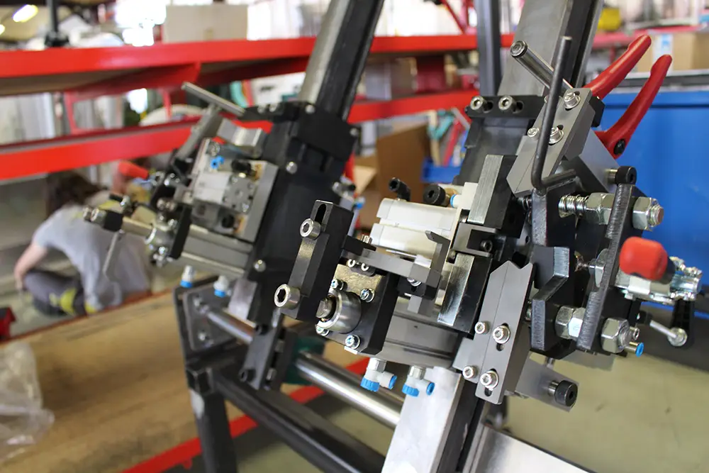 Détail de la structure mécanique de la table de soudage robotisée – TCM